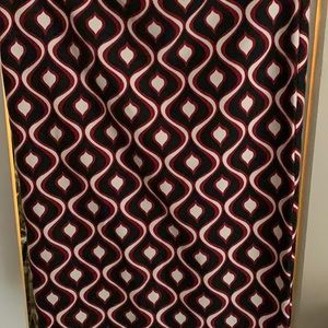 Graphic pattern skirt perfect for work or cocktail